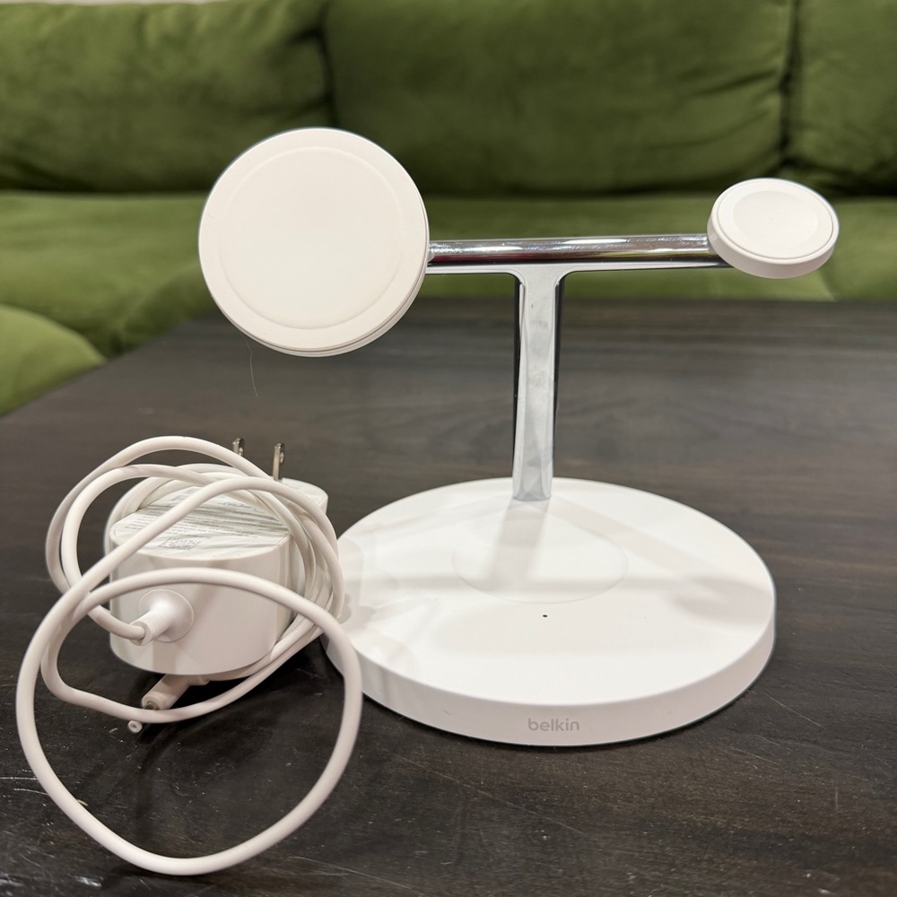 Belkin 3-in-1 MagSafe Wireless Charger Stand - iPhone, Apple Watch & AirPods